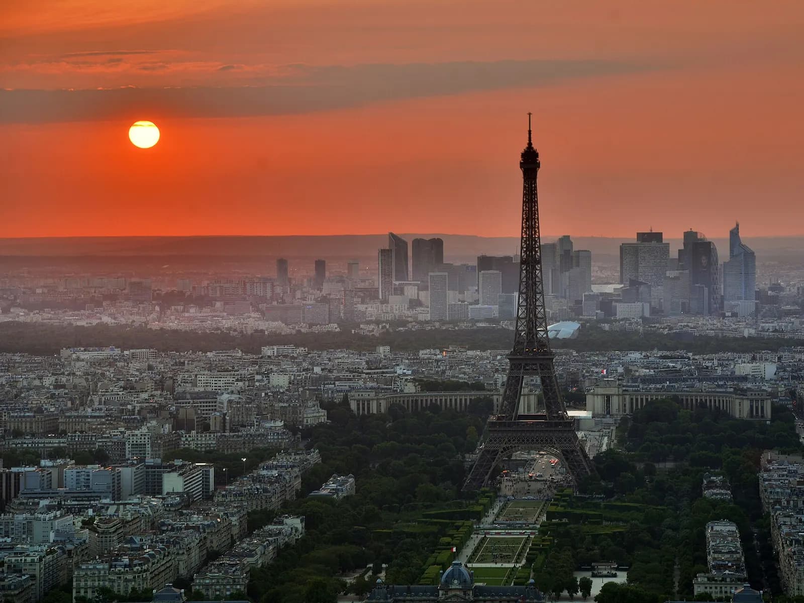 Foto: tejados de París al amanecer